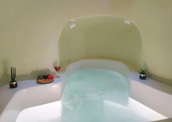 Santorini Oasis- Cave House