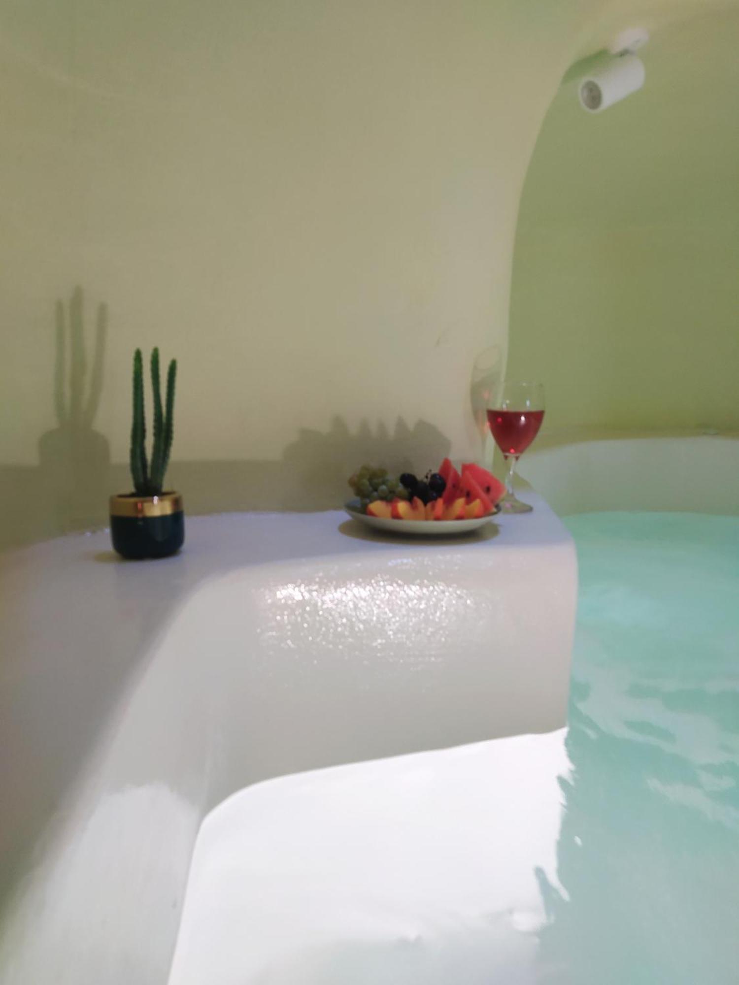 Santorini Oasis- Cave House *