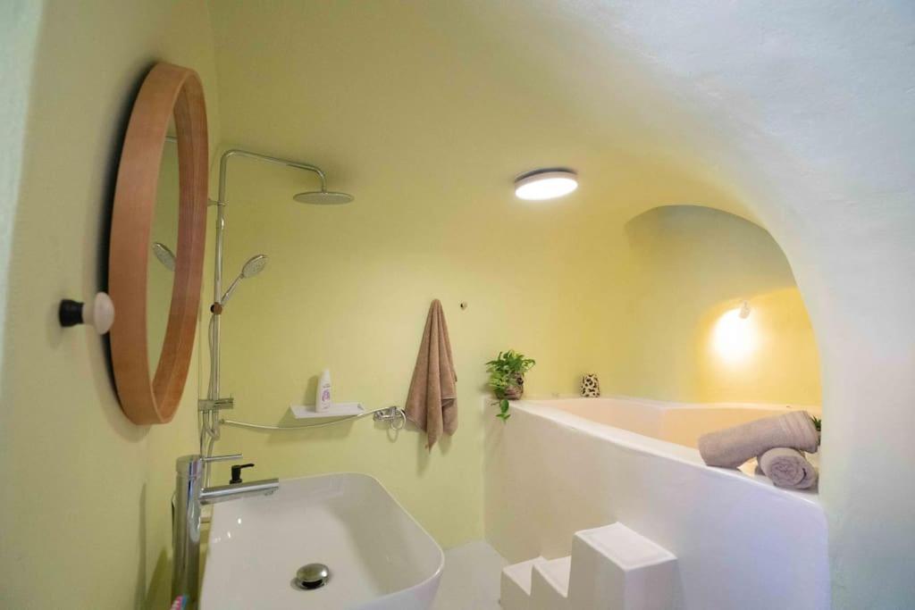 Holiday home Santorini Oasis- Cave House Fira (Santorini)