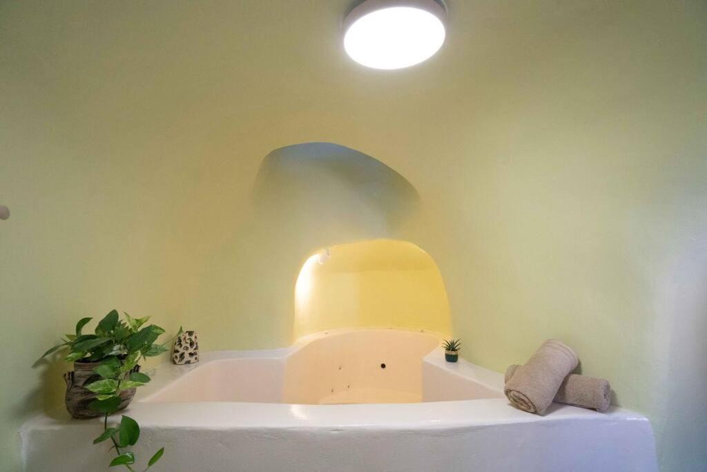 Santorini Oasis- Cave House
