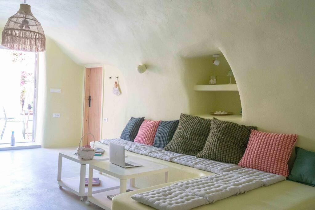 Santorini Oasis- Cave House Fira (Santorini)